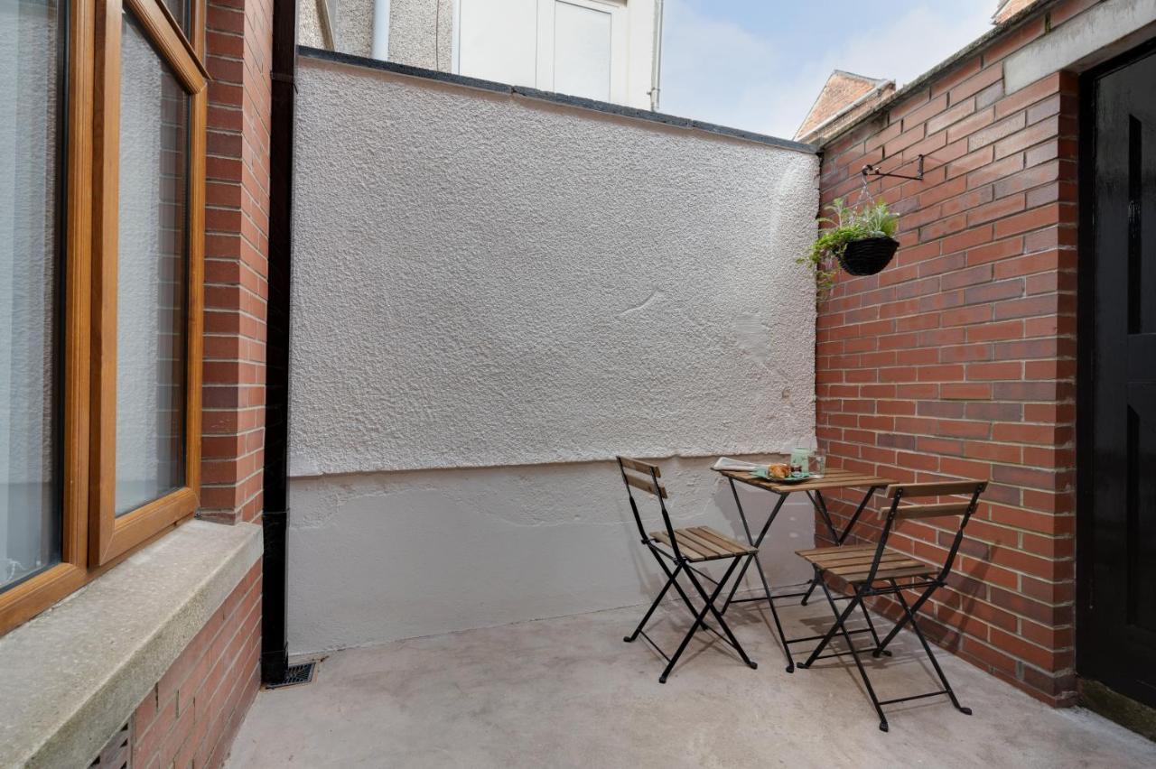 ベルファストWindsor Drive Townhouseアパートメント エクステリア 写真